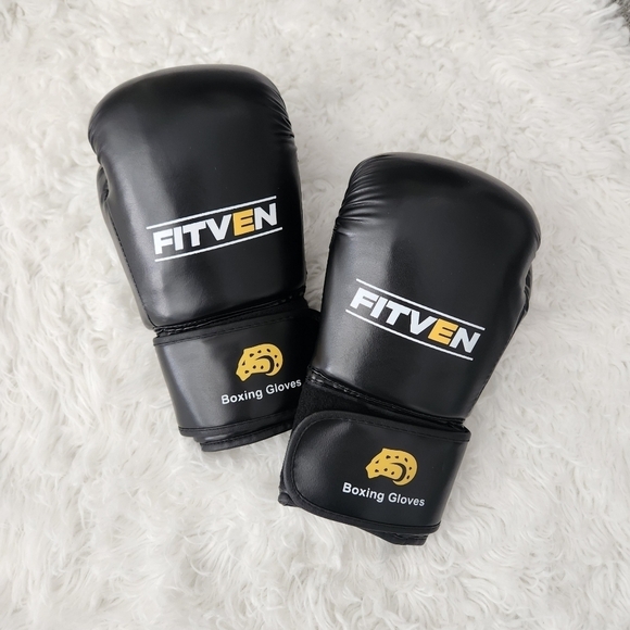 Fitven Boxing Gloves Unisex Adults Competition Black. New no tags. Z - Picture 1 of 3